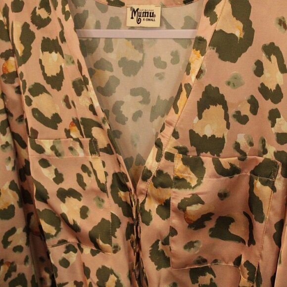 Show me Your Mumu walker shorts romper pink button down  animal print Size XS - Picture 1 of 11